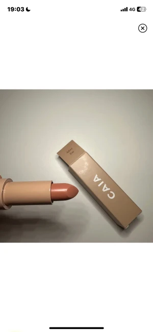 Caia Lipstick  - Säljer mitt Caia Lipstick i färgen Adore ändats provat färgen på handen annars helt oanvänd!❤️
