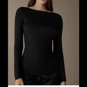 Intimissimi tröja  - Nyskick, köpt vintern 2023. säljer direkt för 200kr!!