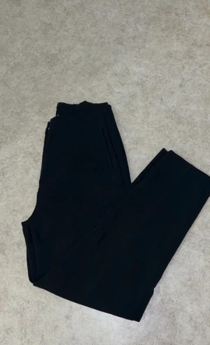 Kostymbyxor  - Kostymbyxor i storlek 40 passar även 38 de är lite små i storleken 