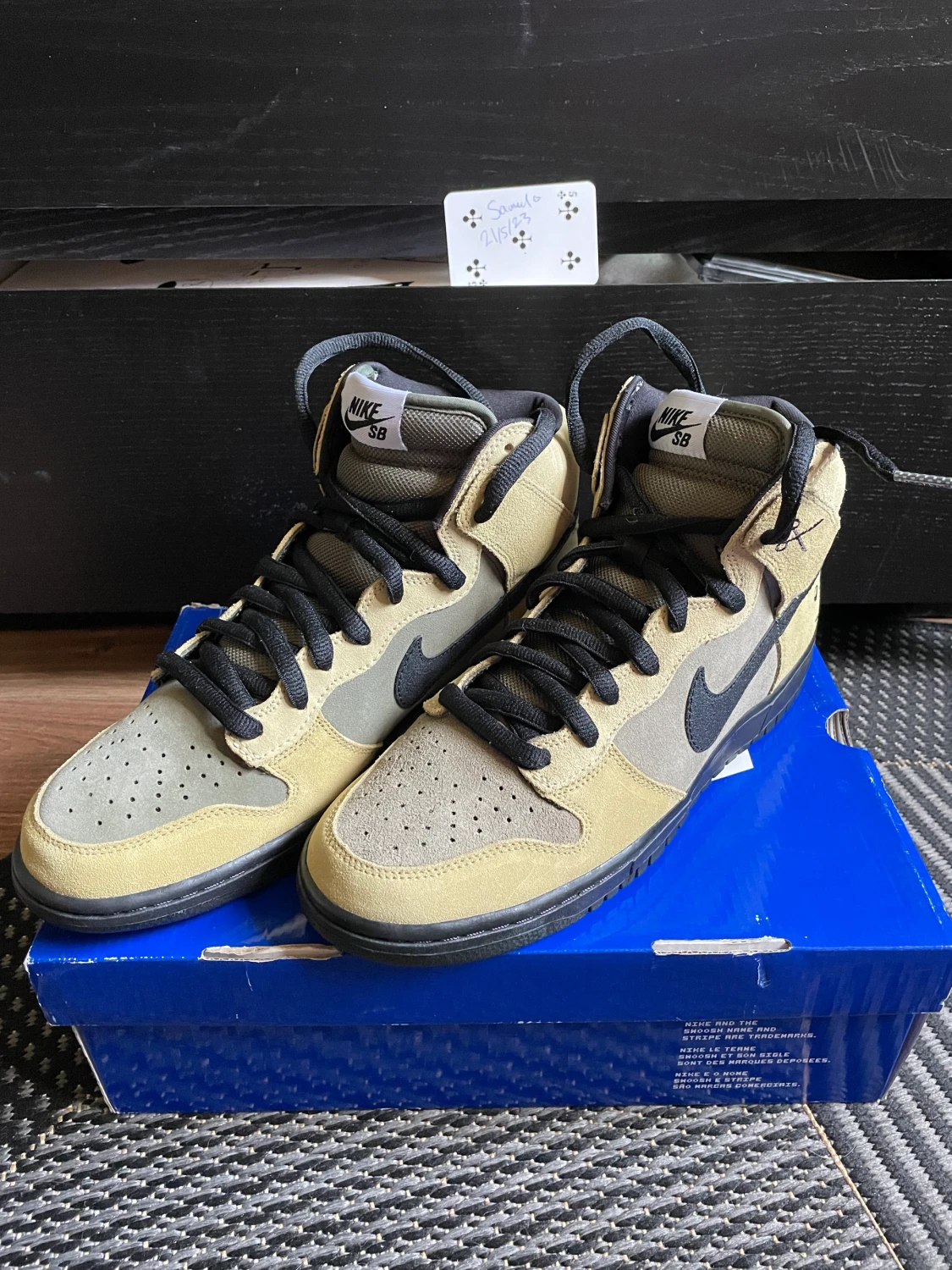 Nike SB dunks ”Chromeball”