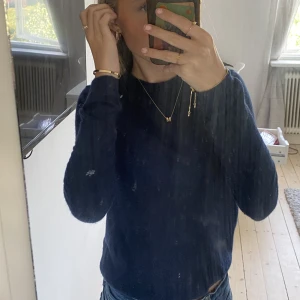 Tunnstickad tröja  - Säljer denna helt nya stickade tröjan från zara då den inte kommit till användning. Aldrig använt och är i nyskick. 