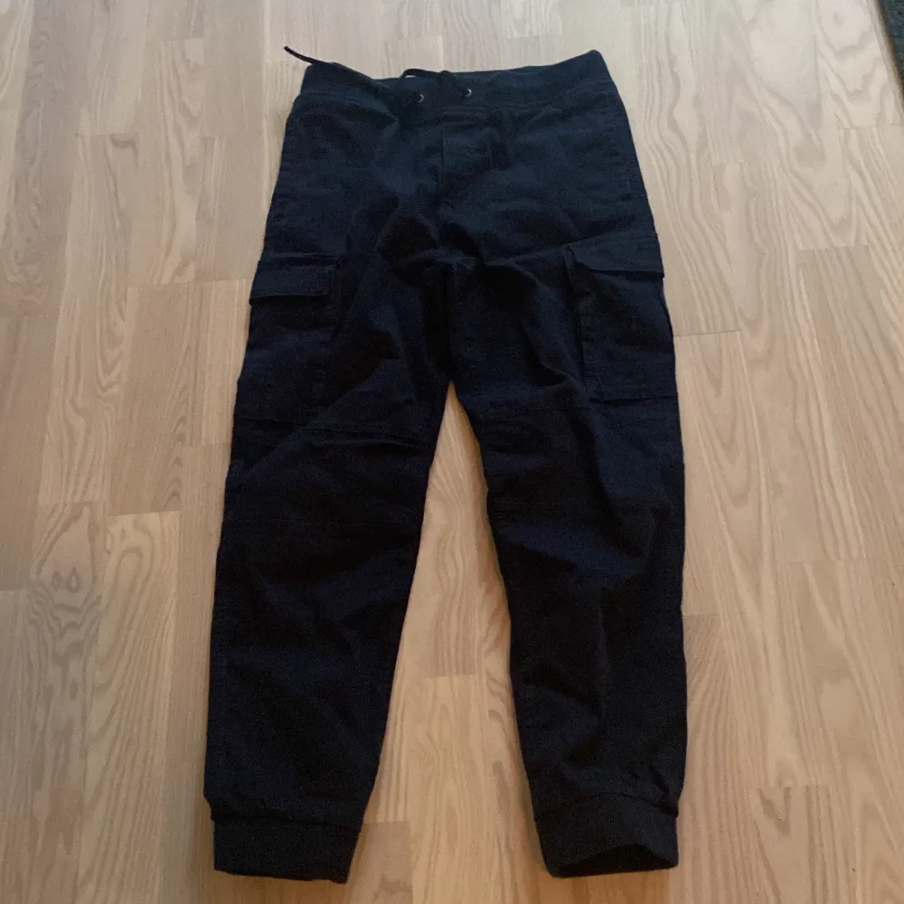 Hardly worn good condition . Jeans & Byxor.