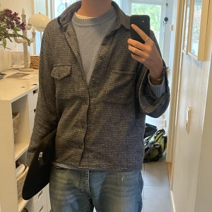 Paul and friends overshirt  - Mörkblå paul and friends overshirt Storlek S Använd men bra skick