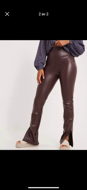 Läder byxor från Nelly - Läderbyxor från Nelly, oanvända i strl L. Nypris 399:-.