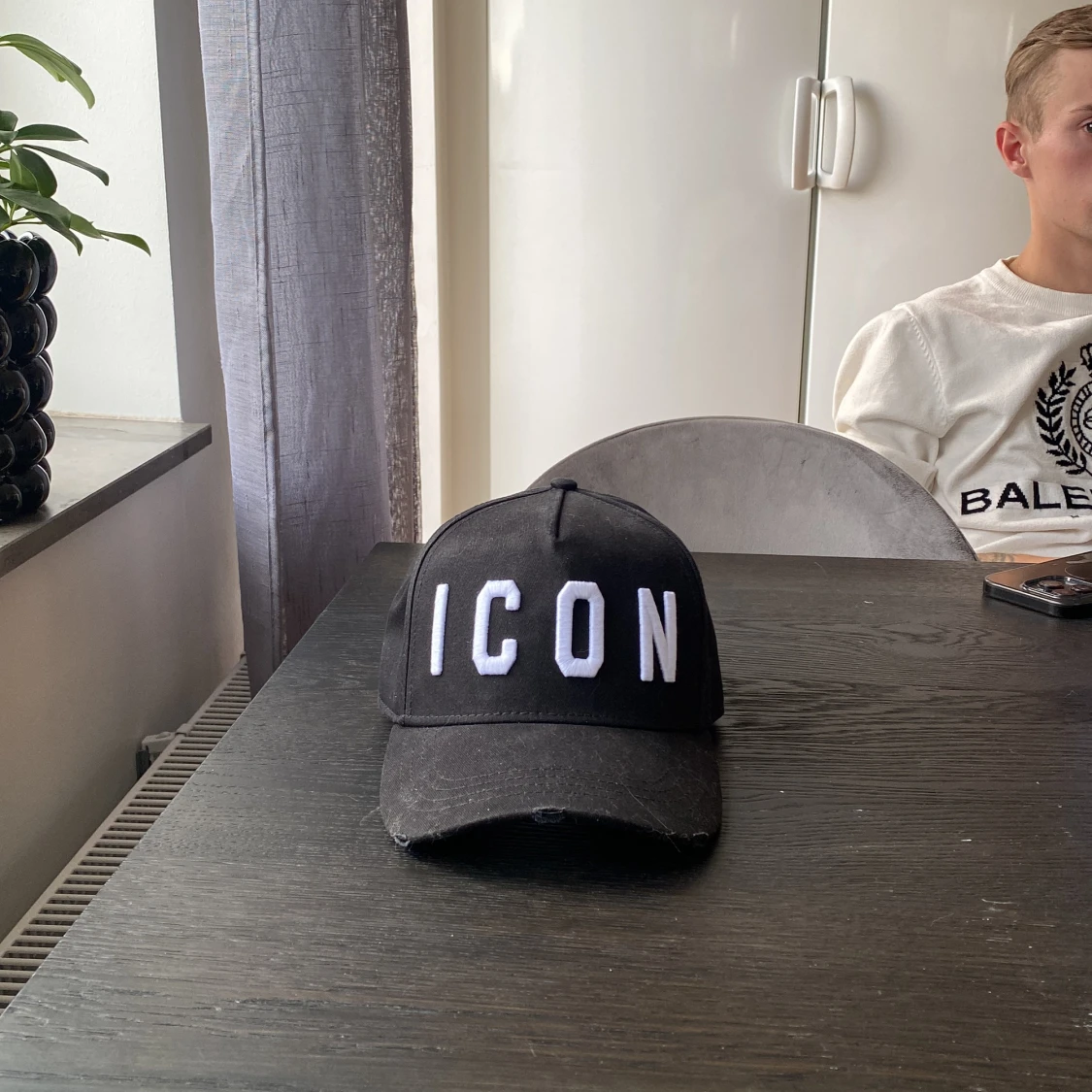 Dsquared2 keps (ICON)