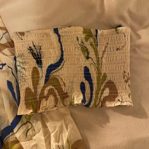 Kjol och top - Ett fint set som aldrig är avnänt🧚🏽‍♀️ En lång kjol med tillhörande topp och passar storlek 34-38🤍