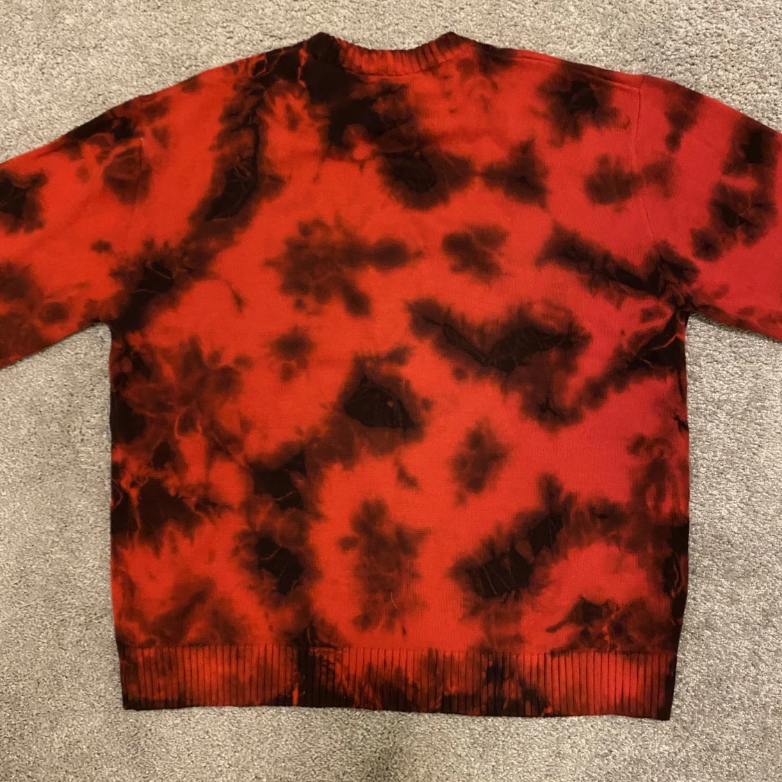 Röd-Svart fläckig Sweatshirt  - 91