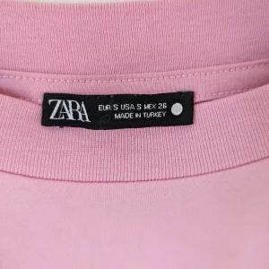 Rosa Zara tröja - Endast använd ett fåtal gånger. Storlek S, normal i storleken.