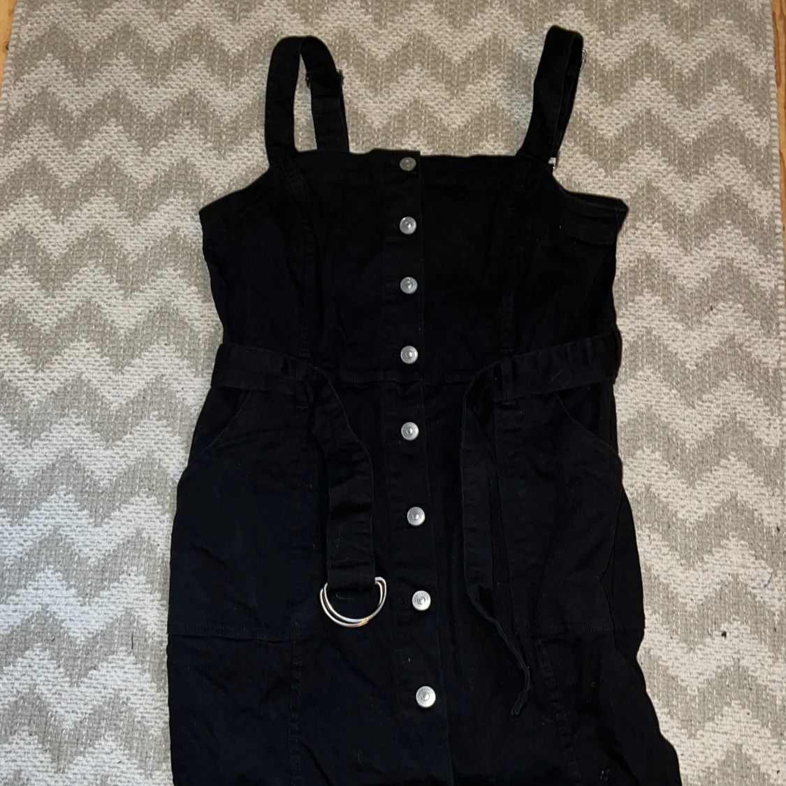 Hängsle klänning stl 44