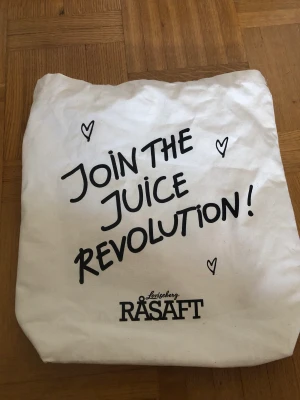 Tygpåse loviseberg  - Tyg påse i fint skick, är sparsamt använd. Endast seriösa köpare tack. Tar helst via Swish 