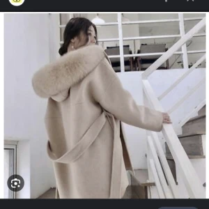 Fin jacka kappa rock pälsjacka beige - Tänkte sälja denna jacka då jag inte vill ha den, den är helt oanvänd 