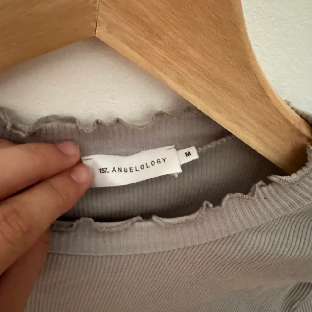 Långärmad tröja från lager 157 i bra skicka aldrig använd . Toppar.