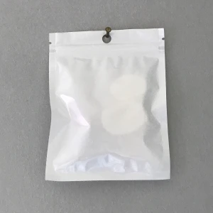 Mystery box - Säljer denna ”mystery” bag innehållande kristaller/ snäckor/ smycken och accessoarer. Liknande sådant som finns på min profil. Kontakta gärna vid frågor🌺Allt i skira färger.