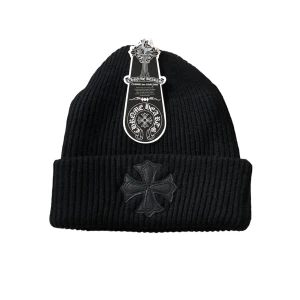 Chrome hearts beanie - Riktigt snygg chrome hearts mössa🔥säljer då jag inte gillade hur den satt. Skriv om du är intresserad eller har frågor🔥💯