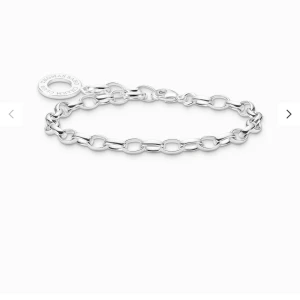 Thomas sabo armband - Hej säljer berlockarmband från thomas sabo. Drt har inga tecken på användning. Kostar 650kr nytt👍🏼