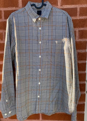 Skjorta - Oanvänd skjorta i rutmönster från H&M. Storlek M. Nypris 249:- 