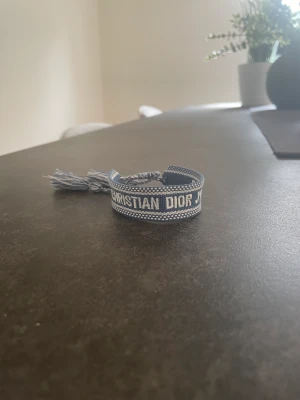 Dior Armband - Nyskick Skriv för mer frågor 