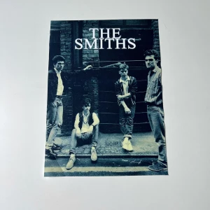 The Smiths poster - Poster med The Smiths på. Använd men i bra skick fortfarande. Skickas i skyddad rulle 💕