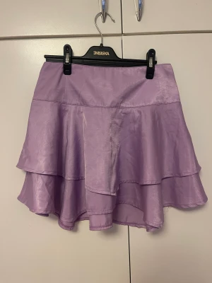 Lila kjol - Lila söt volangkjol!