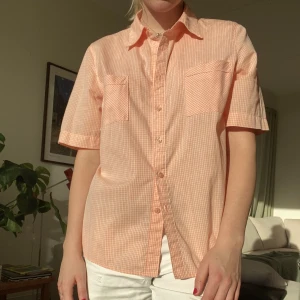 Rutig vintage skjorta - Otroligt fin orage rutig skjorta i storlek S/M