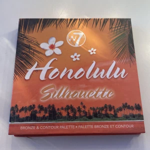 Bronser palet w7 - bronze och contour palet !! Från w7 Honolulu. Den tvättas innan köp. Står inte för post slarv🤍🫶🏻
