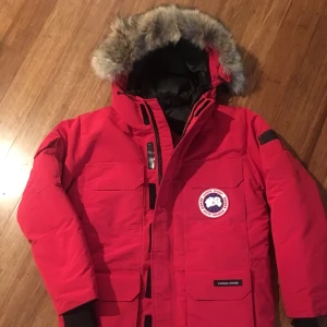 Canada goose original 100% - New price almost 18000kr my price is 8000kr pick up Stockholm solna 