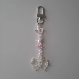 Pink bow keychain!  - Dm för att köpa eller klicka på köp nu knappen! 