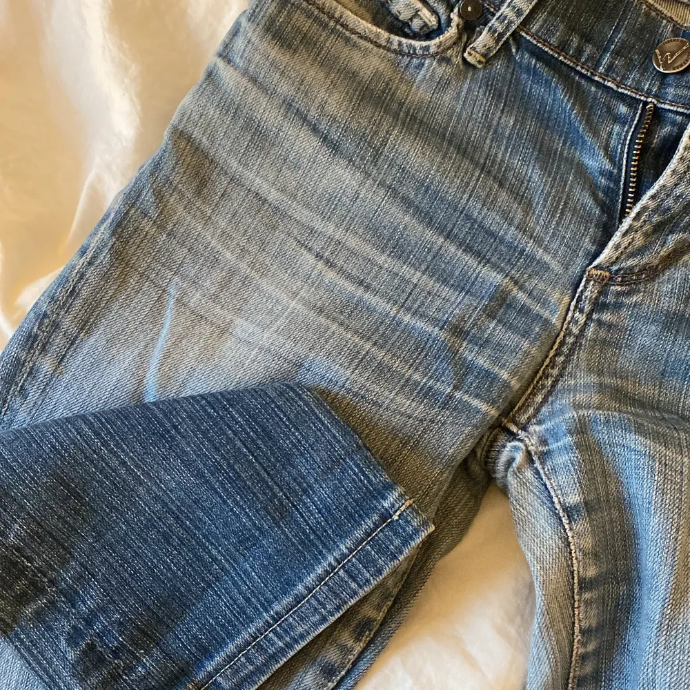 Så snygga lågmidjade jeans från citizens of humanity (köpta från sellpy) i storlek 25. Var dock tyvärr lite små för mig, kan mötas upp i Stockholm eller frakta💓 köp direkt för 350. Jeans & Byxor.