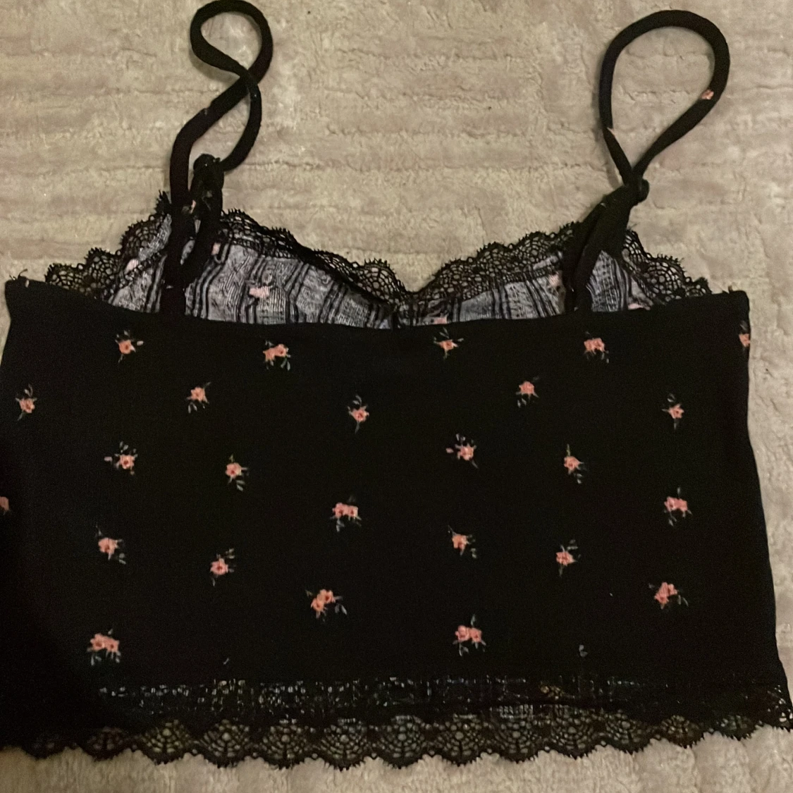 Svart croppad topp  - 90