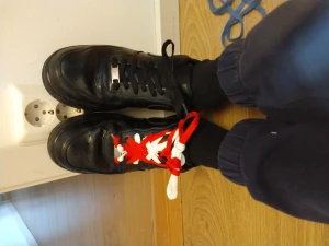 Af1 black - Väl använda i hyffsat bra skick. Vill gärna byta mot ett annat par. Hör av er om ni har frågor eller vill byta