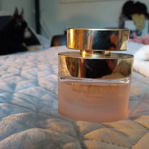 Parfym  - Michael kors wonderlust  Blommig fräsch doft