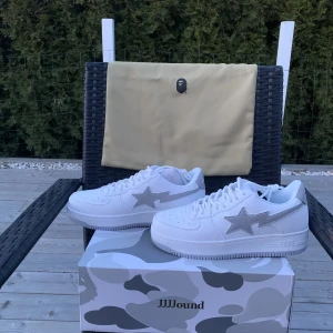 JJJJound Babesta Skor - REP! Bape skor i storlek 8.5 tts (42/43). Cond: 10/10! Hojta till för mer info eller bilder. Allt OG.