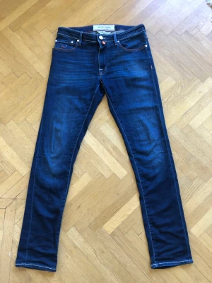 Jacob cohen jeans - Jacob cohen jeans i nyskick Storlek 32, i mycket fin kvalité  Ny pris ligger på många 1000 lappar  