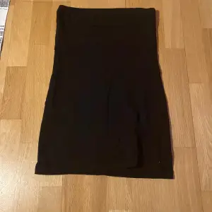 Fin kjol,man kan ha den som ett linne eller som en kjol🤍