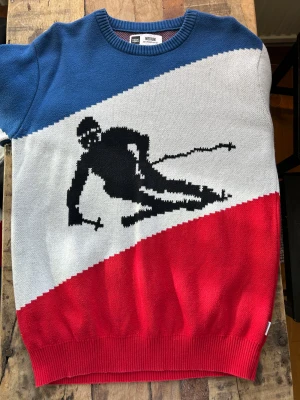 Knitted sweater - M - Knitted sweater with French alps motive, rarely used.