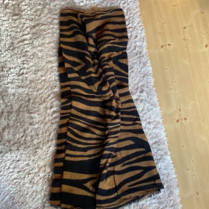 Halsduk Zara  - Halsduk ifrån Zara 