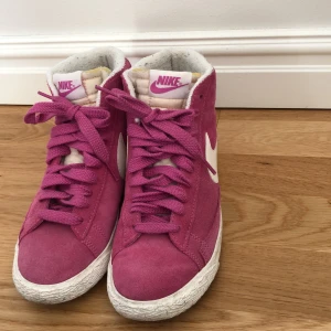 Rosa sneakers  - Kommer inte lägre till användning, är i bra skick! 