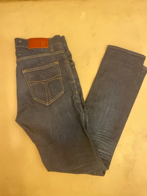 Tiger Of Sweden Jeans  - Hej! Säljer mina Tiger Of Sweden Jeans i storlek 29/32, fint skick. Tveka inte på att höra av dig om du har frågor eller funderingar kring varan!