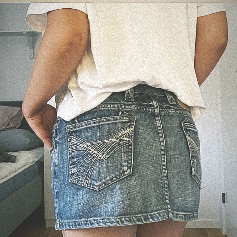 Marinblå Mini jeans kjol - Yeans please | Plick Second Hand