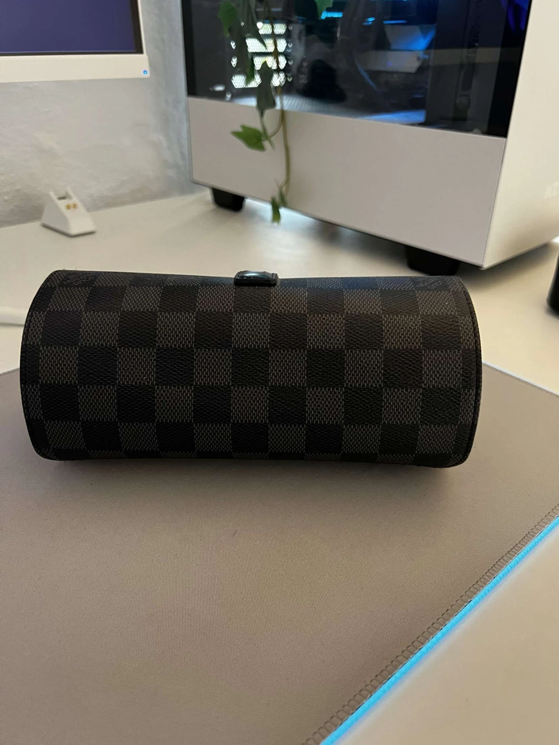 Louis Vuitton klock stativ 