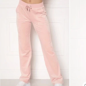 Juicy byxor - Juicy byxor i ljusrosa  Bra skick Köpta förra året Pris kan diskuteras,skriv för fler bilder