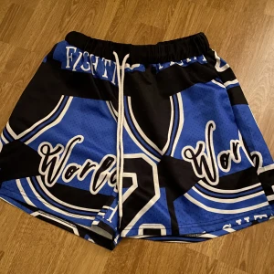 Shorts - Fina shorts. 