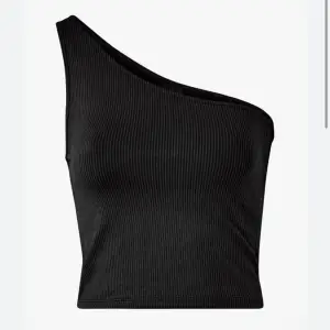 Ribbad One shoulder topp från ginatricot som är använd vid få tillfällen!😋
