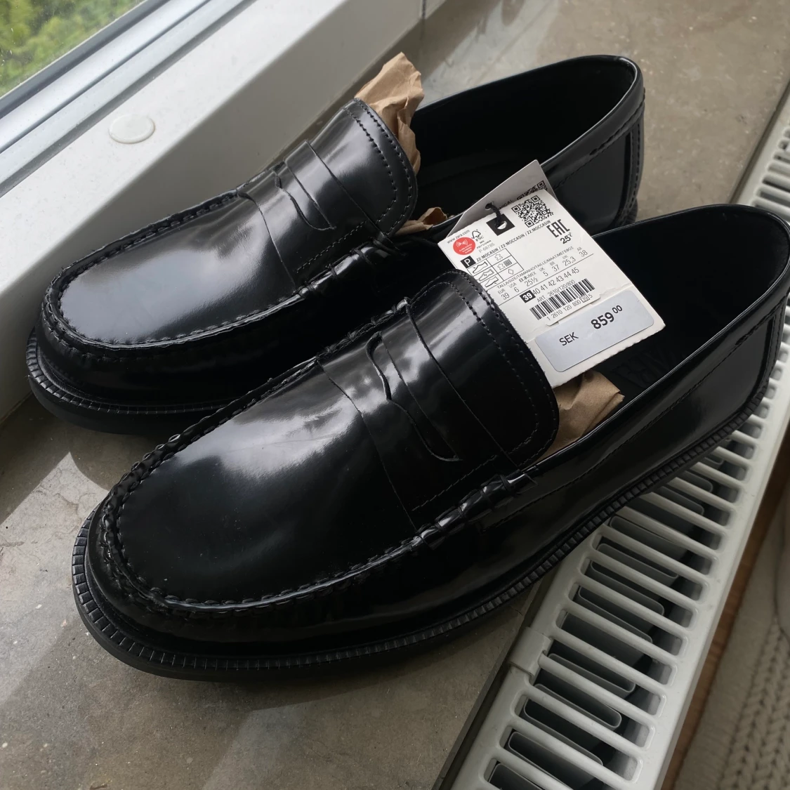 Oanvända skor från Zara, storlek 39