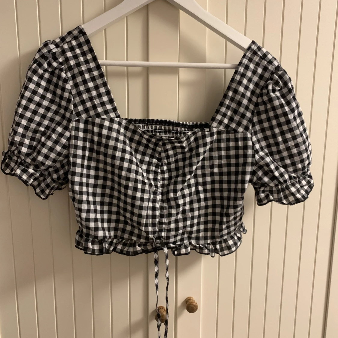 Svart & vit kort topp 