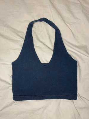 Blå halterneck  - Blå halterneck från Brandy Melville. I bra skick🤍