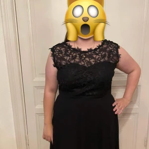 bpc  - Köptes för 4 år sedan men har aldrig används innan bilderna togs. Har tagen kvar, Är 170cm och är lång på mig.  