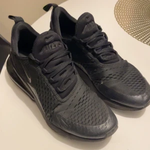 Nike 270 - Säljer mina Nike 270 i storlek 45