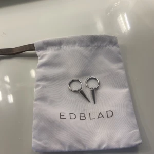 Edblad örhängen  - Fina örhängen från Edblad i silver🥰 Nypris på Edblad 399kr