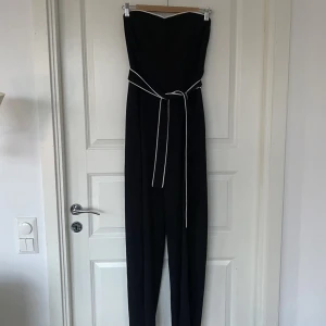 Jumpsuit  - Ingen anmärkningar 